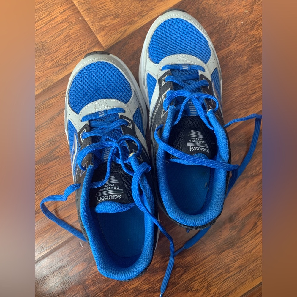 Kids Saucony sneakers. Like-New